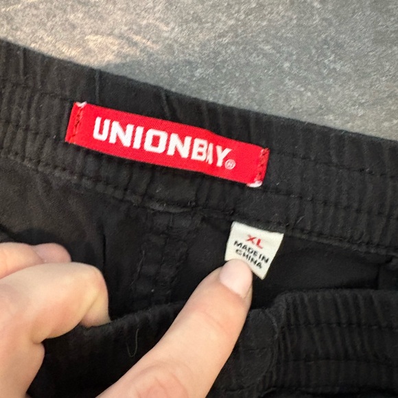 Set of 2 women’s Unionbay shorts, green and black, XL - Picture 5 of 9